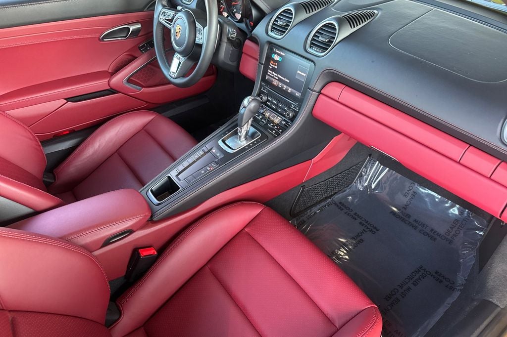 2022 Porsche 718 Cayman T