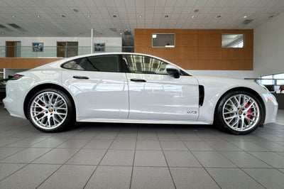 2023 Porsche Panamera GTS