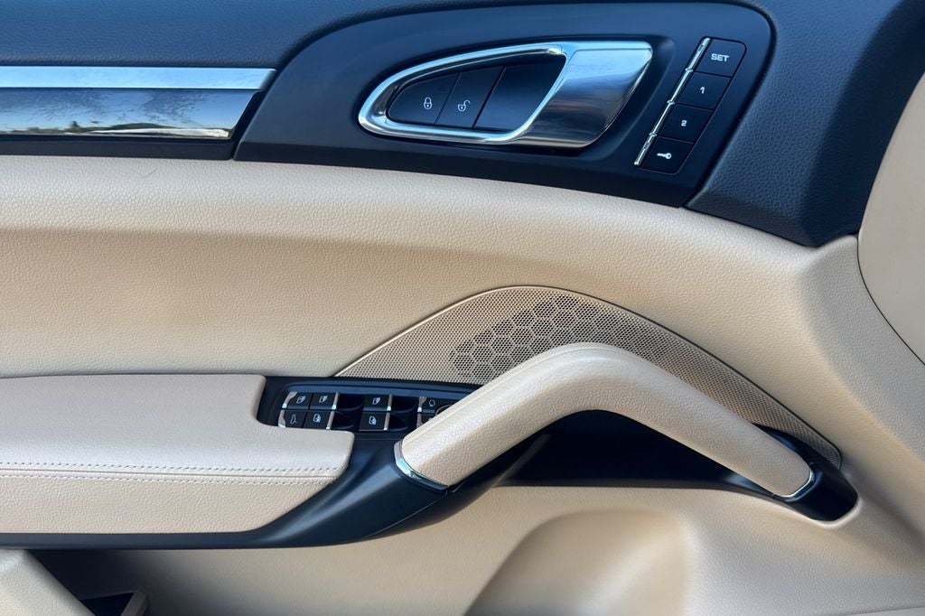 2016 Porsche Cayenne Base