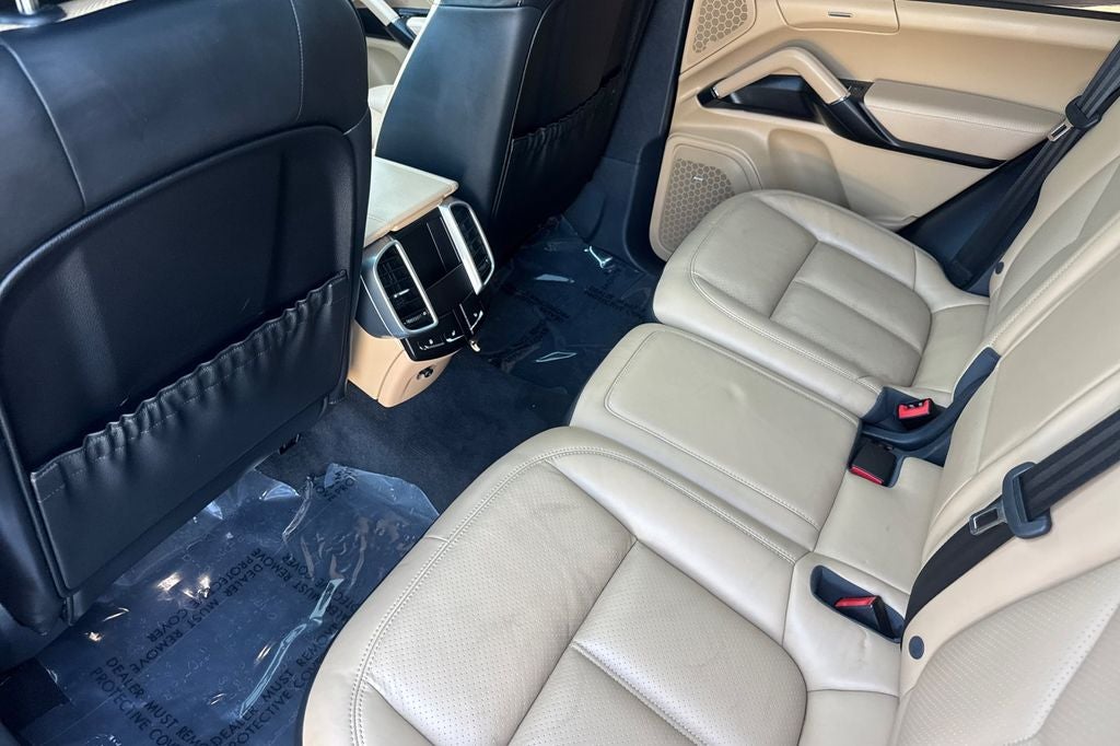 2016 Porsche Cayenne Base