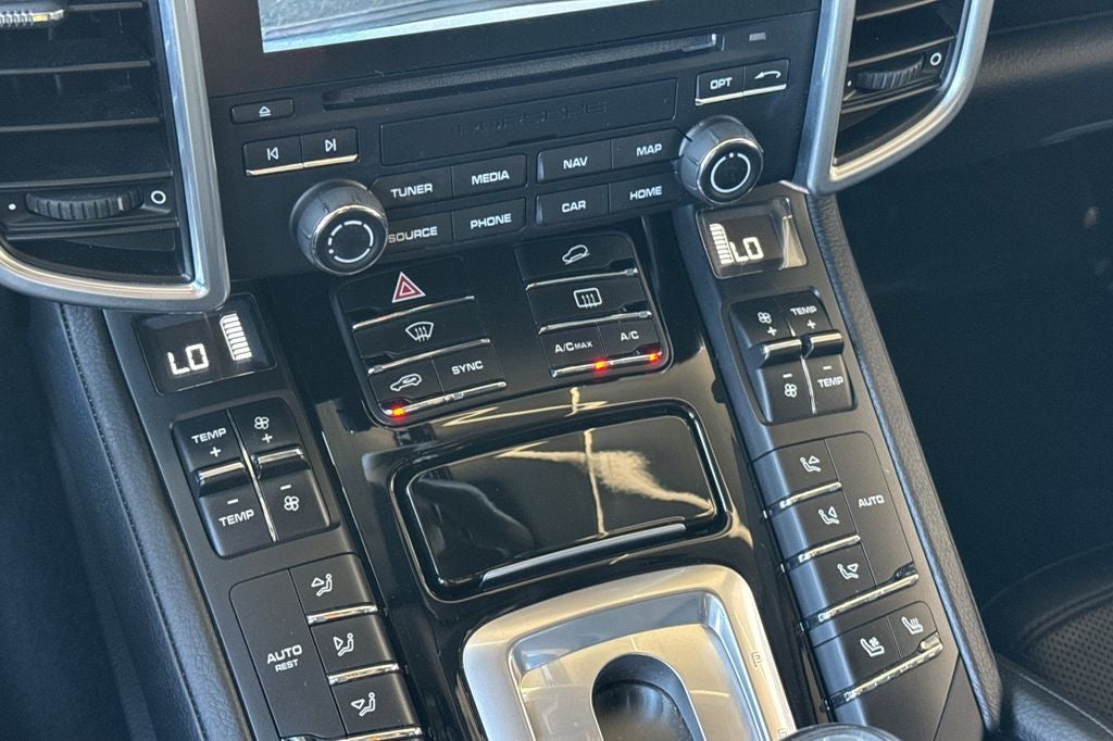 2018 Porsche Cayenne Platinum Edition