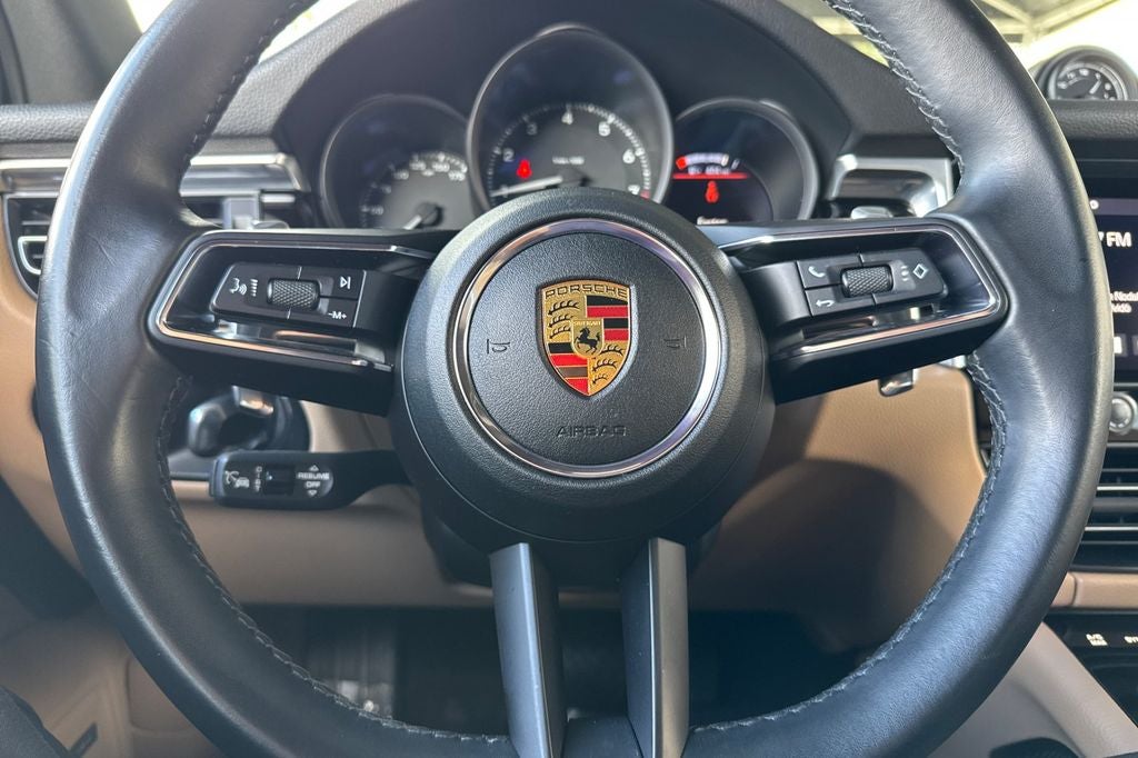 2022 Porsche Macan .