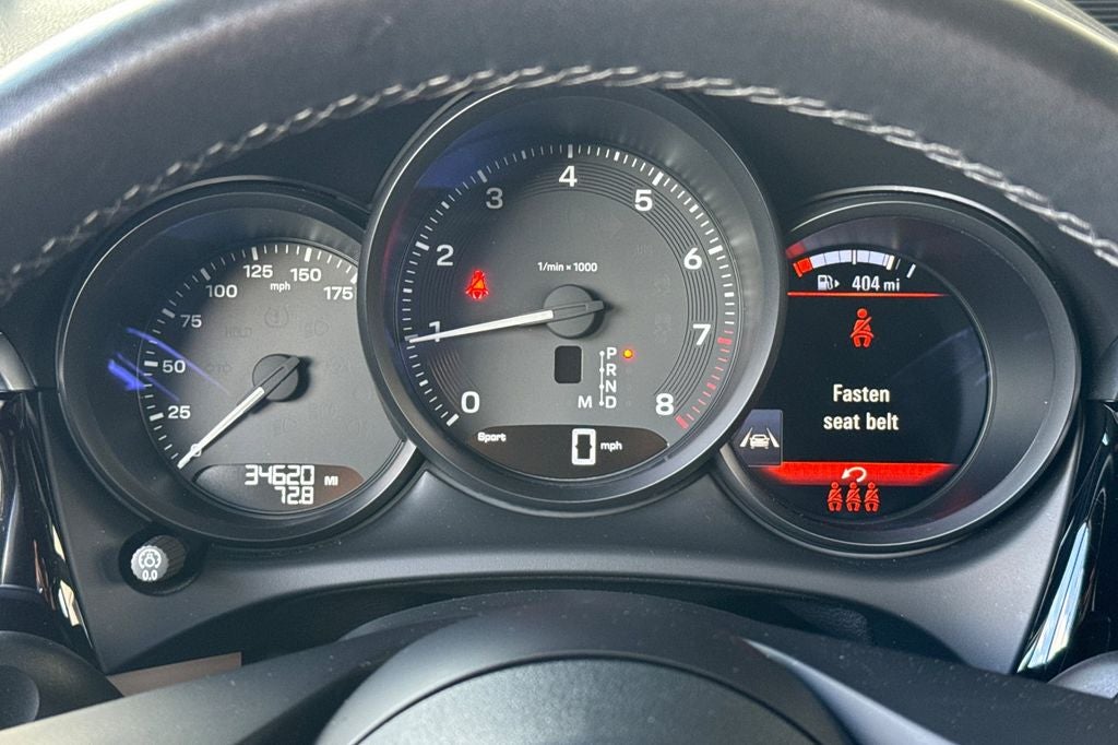 2022 Porsche Macan .