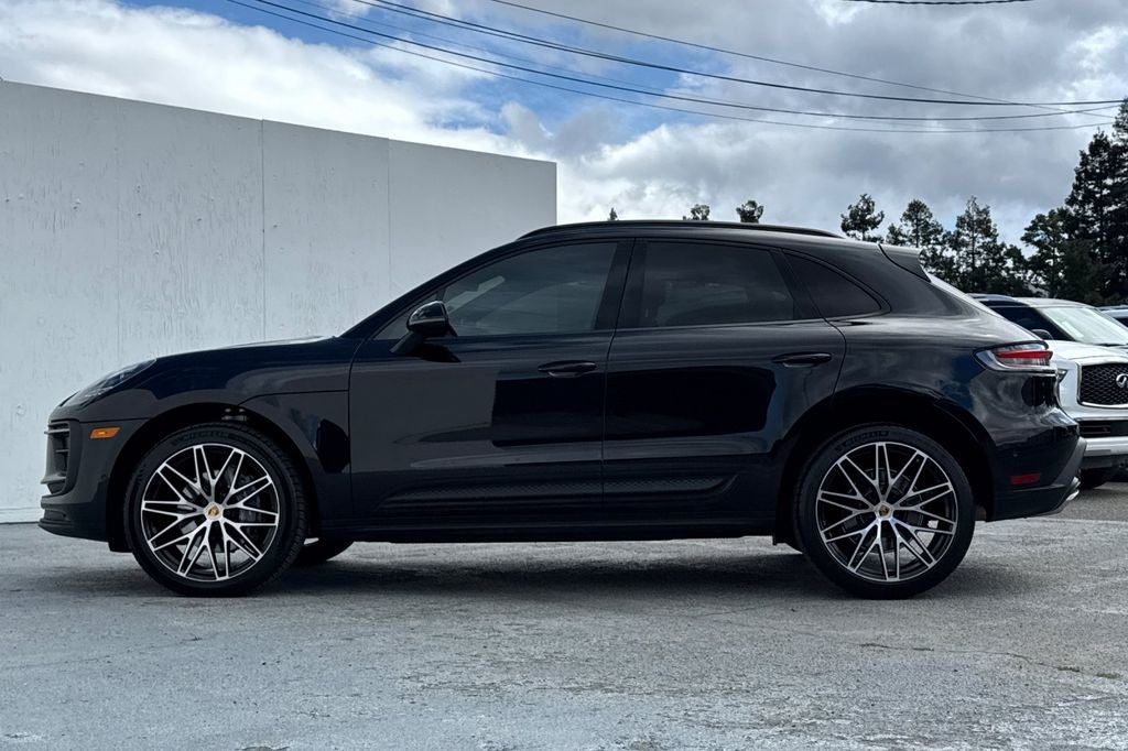 2022 Porsche Macan .