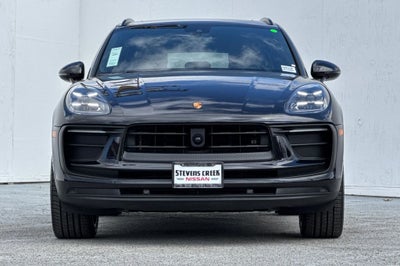 2022 Porsche Macan .