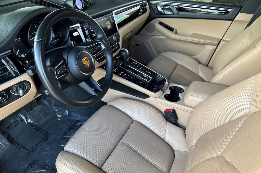 2022 Porsche Macan .