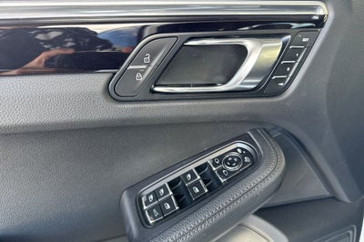 2021 Porsche Macan .