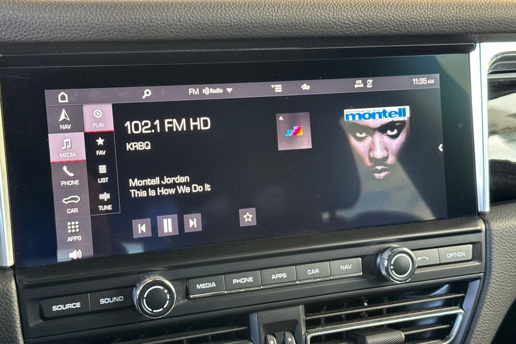 2021 Porsche Macan .