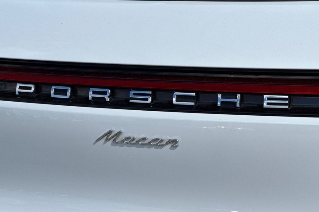 2021 Porsche Macan .
