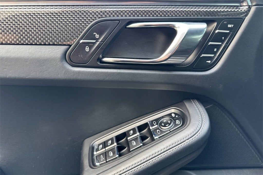 2016 Porsche Macan Turbo