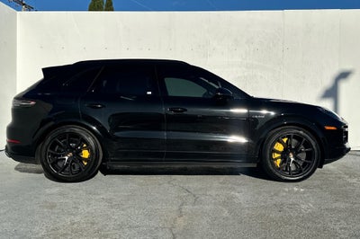 2023 Porsche Cayenne E-Hybrid Turbo S
