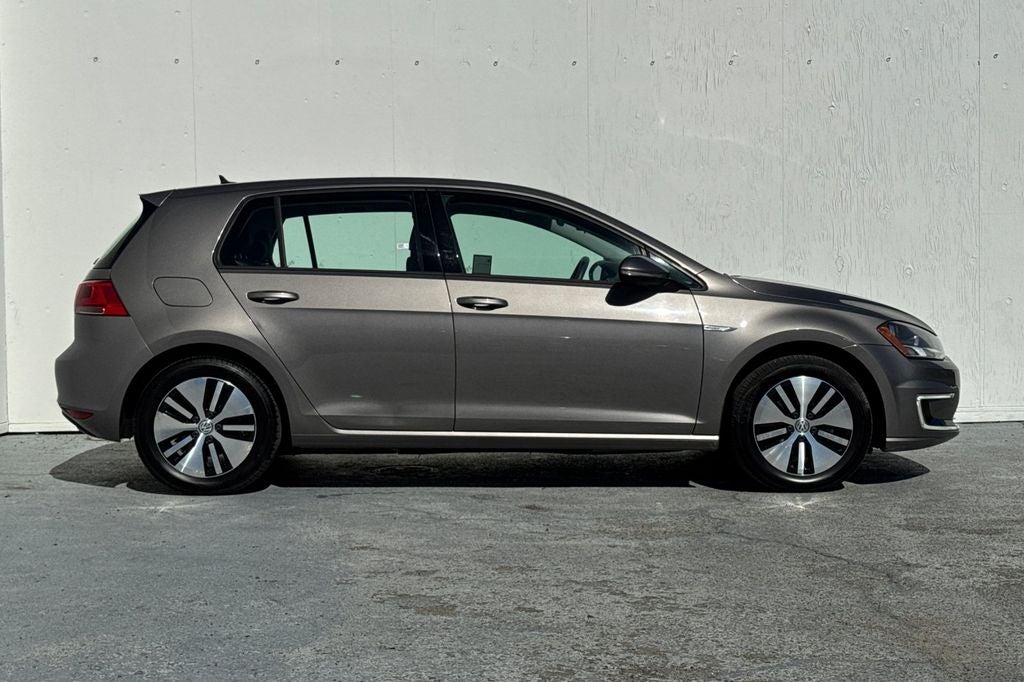 2016 Volkswagen e-Golf SE