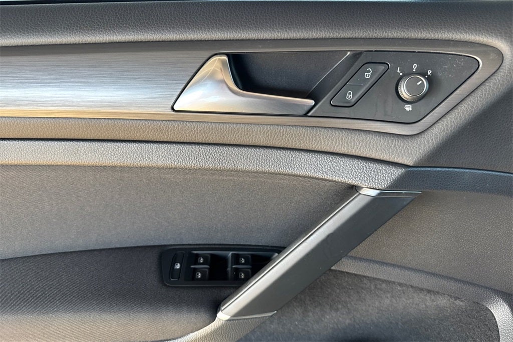 2018 Volkswagen e-Golf SE