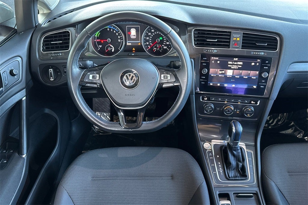 2018 Volkswagen e-Golf SE