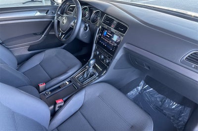 2018 Volkswagen e-Golf SE