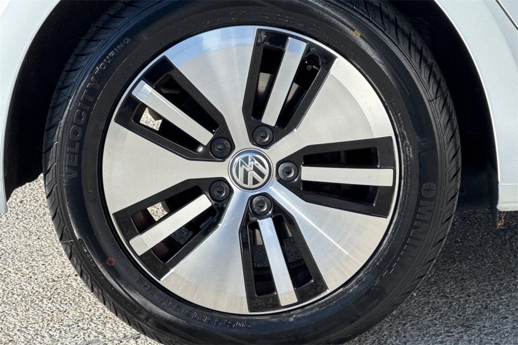 2018 Volkswagen e-Golf SE