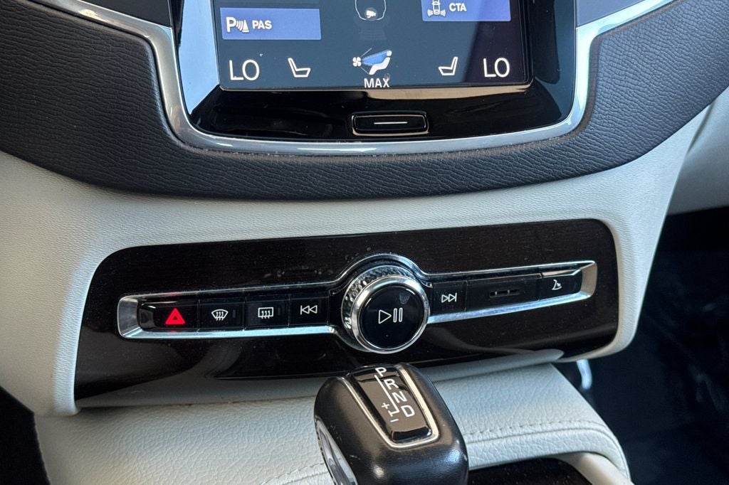 2019 Volvo XC90 T5 Momentum