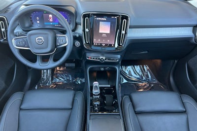 2024 Volvo XC40 B5 Plus Dark Theme
