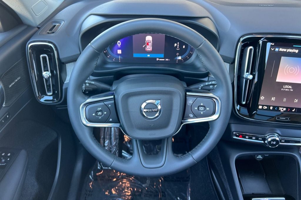 2024 Volvo XC40 B5 Plus Dark Theme