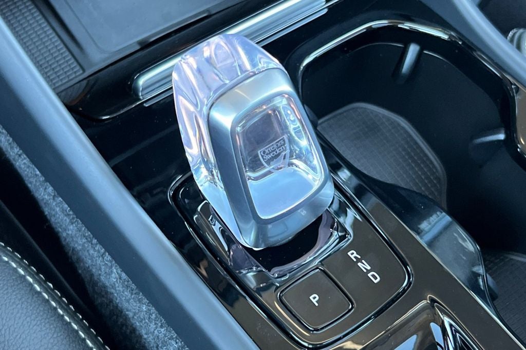 2024 Volvo XC40 B5 Plus Dark Theme